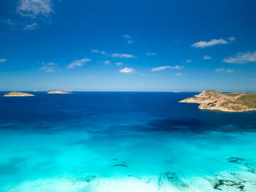 Turquoise Water in Lucky Bay 2 - 1