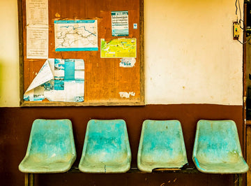6616ab8ed8c3c268632d0a1d_bluechairs_1757560069751.jpg