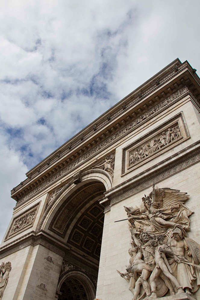 6616ab8ed8c3c268632d0a1d_klein-arc-de-triomphe-sculpture-and-sky_1763991272610.jpg