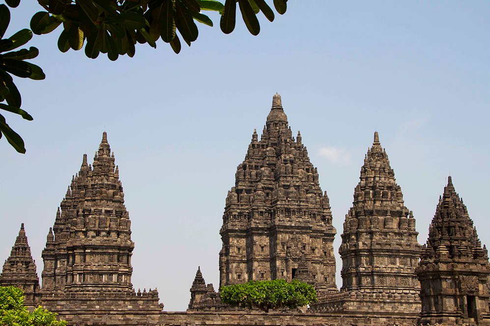 6616ab8ed8c3c268632d0a1d_klein-prambanan-spires-beneath-clear-skies_1764585079656.jpg