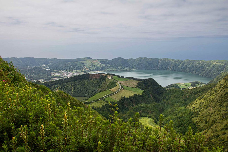 6616ab8ed8c3c268632d0a1d_klein-sete-cidades-overlook-with-lush-foreground_1764586398739.jpg