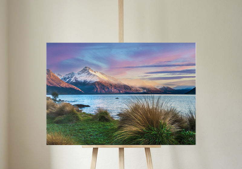 LAKE WAKATIPU, NEW ZEALAND