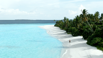 Huruvalhi Island, Maldives 1