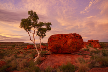 The devils marbles sunrise